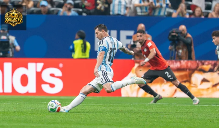 Lionel Messi trong một pha bóng cùng đội tuyển Argentina tại World Cup 2026